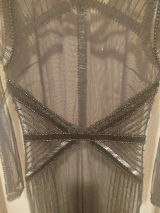 Vestido negro con pedrería