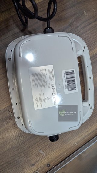 Robot eléctrico para piscina de fondo plano