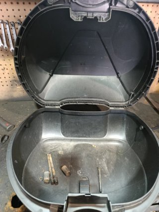 Baúl con soporte y parrilla Kymco Super Dink malet