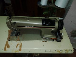 Máquina de coser Toyota doble arrastre