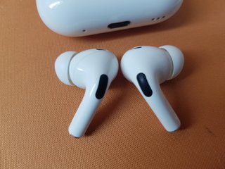 Apple AirPods Pro 2 MagSafe USB-C