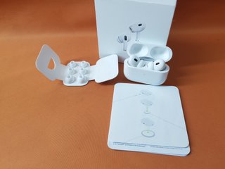 Apple AirPods Pro 2 MagSafe USB-C