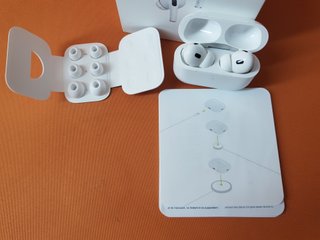 Apple AirPods Pro 2 MagSafe USB-C