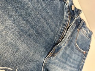 Shorts vaqueros Stradivarius