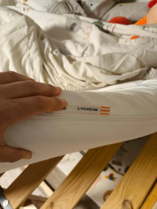 Cama alta Ikea Kura con dosel y colchón. Perfectos