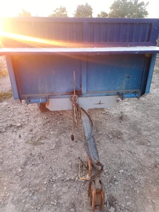 Remolque agrícola azul