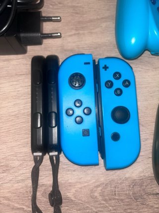 Nintendo switch 260 gb 10 controller  e giochi