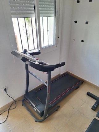 Conjunto Gimnasio: Máquinas de Pesas y correr
