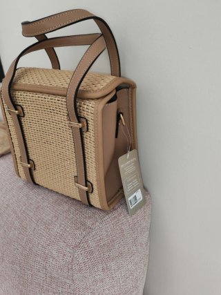 Bolso de mimbre y piel beige