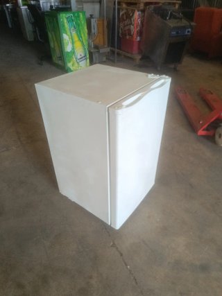 Congelador pequeño blanco
