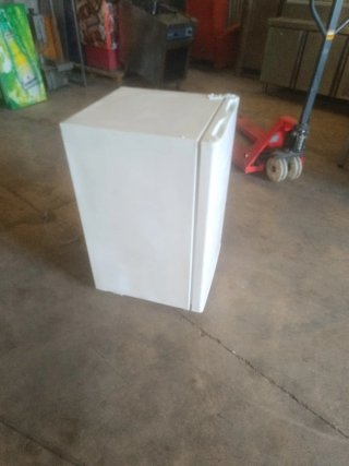 Congelador pequeño blanco