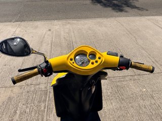 Yamaha Jog RR 49cc Scooter Amarillo