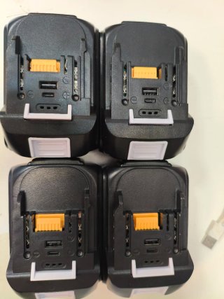4 Baterías Comp. Makita 18V 6Ah BL1860B
