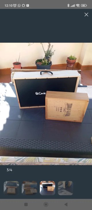 Caja de madera.