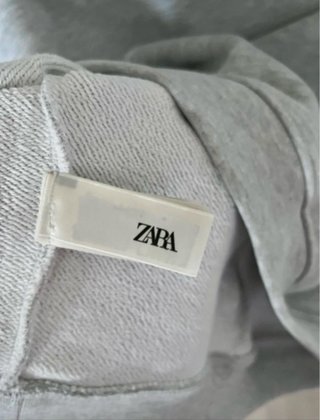 Sudadera Nuevayol Benito x Zara Gris