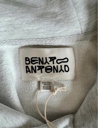 Sudadera Nuevayol Benito x Zara Gris