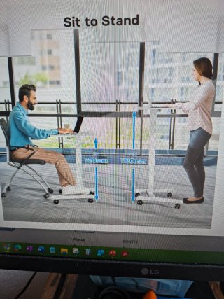 Escritorio móvil ajustable altura, muy manejable