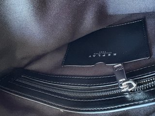 Bolso Replay Cuero Negro 22x22cm