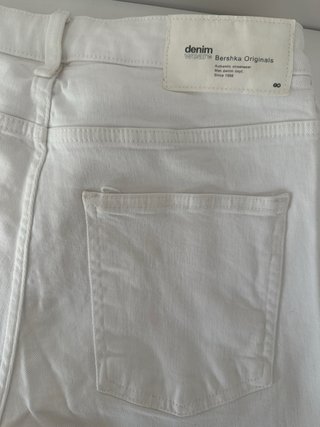 Pantalón vaquero Bershka blanco roto