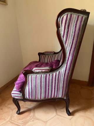 2 Butacas orejera de terciopelo y madera