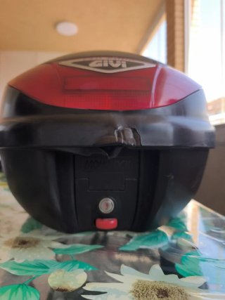 Cajón Givi para moto