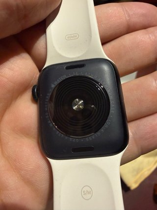 Apple Watch SE 2da Gen 40mm + base de carga