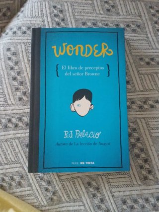 Wonder: El libro de preceptos del señor Brown.