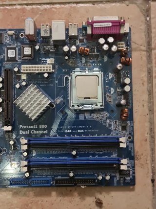 Placa ASRock Prescott 800 y Procesador Intel Penti