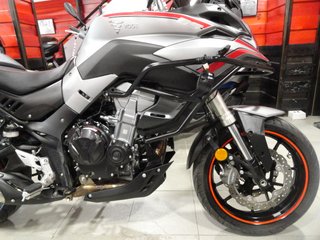VOGE 500 DS Adventure Plata y Rojo
