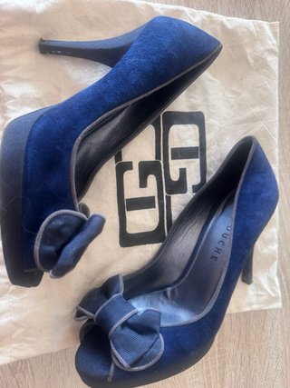 Zapatos de tacón azul Latouche con lazo