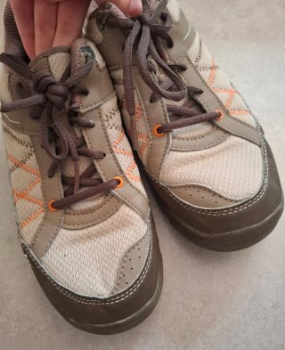 Zapatillas Quechua Trekking Marrones y Naranjas