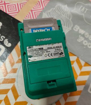 Nintendo Game Boy Pocket Verde + PaperBoy
