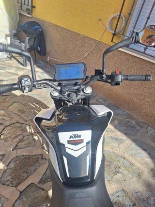 KTM Duke 125cc Naked Blanca/Negra