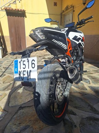 KTM Duke 125cc Naked Blanca/Negra