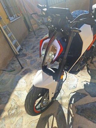 KTM Duke 125cc Naked Blanca/Negra