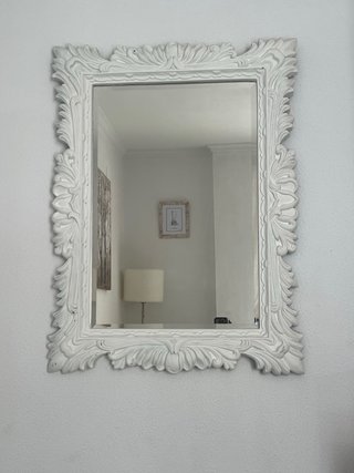 Precioso espejo blanco decorativo. Se puede pintar