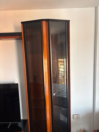 Mueble vitrina cristal y madera