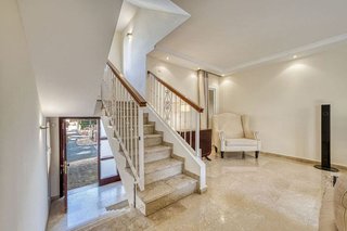 Casa en venta en Nueva Andalucía centro en Marbella