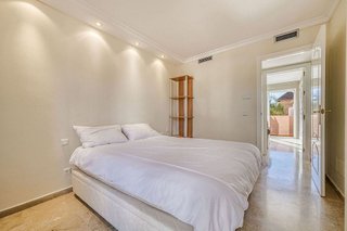 Casa en venta en Nueva Andalucía centro en Marbella