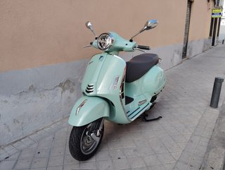 Vespa GTS 300 Verde Automática