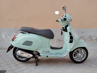 Vespa GTS 300 Verde Automática