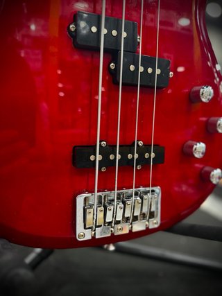 Bajo eléctrico 4 cuerdas Ashton SPAB4TRD