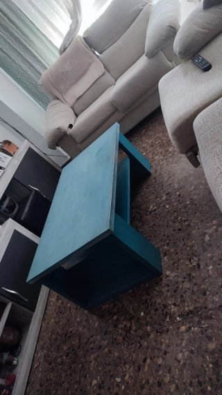 Mesita de salón azul 50cm x 1m
