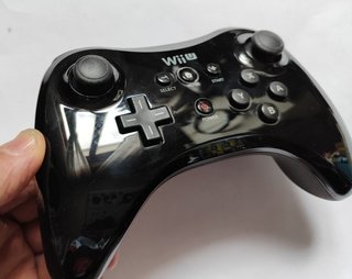 Controller PRO per Wii U, Originale Nintendo
