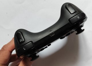 Controller PRO per Wii U, Originale Nintendo