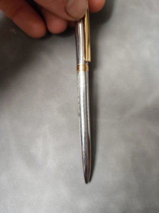 Bolígrafo Delta Plata y Oro