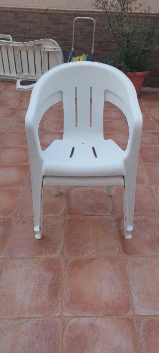 Sillas de jardín apilables blancas