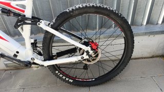 Bicicleta eléctrica doble suspensión