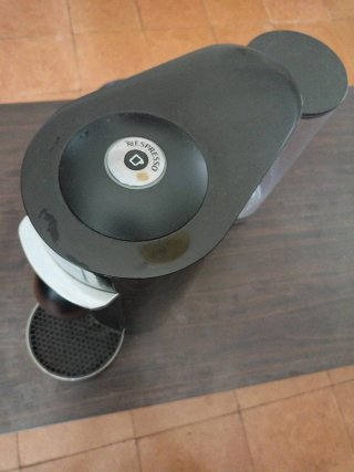 Cafetera Nespresso Negra
