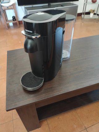 Cafetera Nespresso Negra